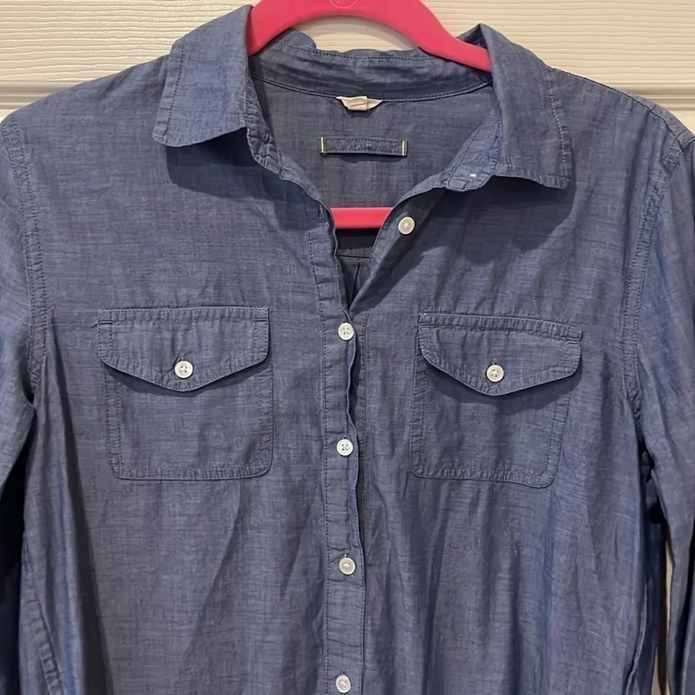J Crew denim button down, XS 🔵